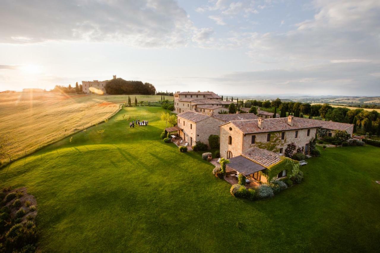 Вилла Borgo Finocchieto Bibbiano  Экстерьер фото